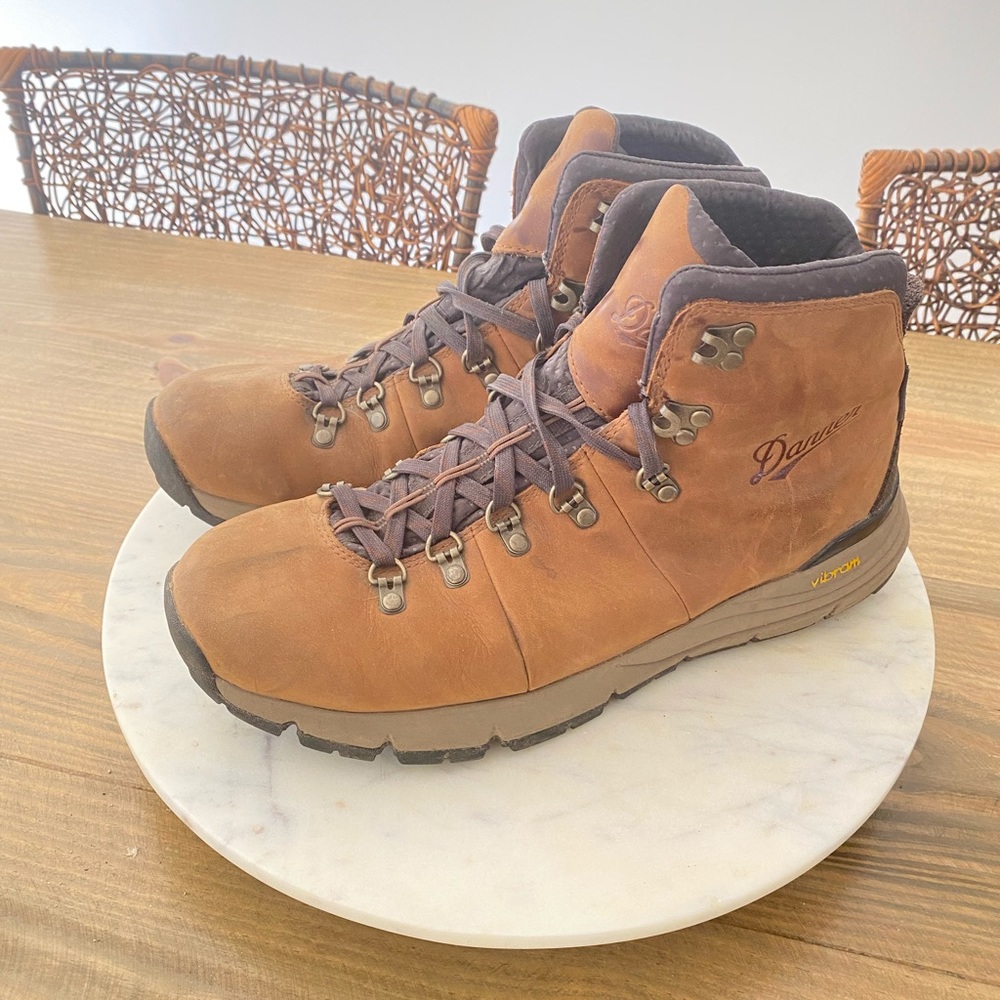 Danner Mountain 600 Rich Brown Size 9.